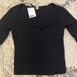 Sweetheart neckline long sleeve top